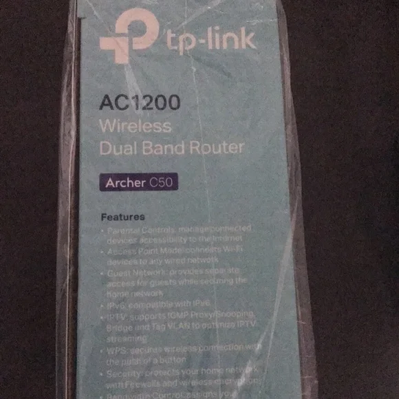 TP-Link AC 1200 Wireless Router - Picture 2 of 2